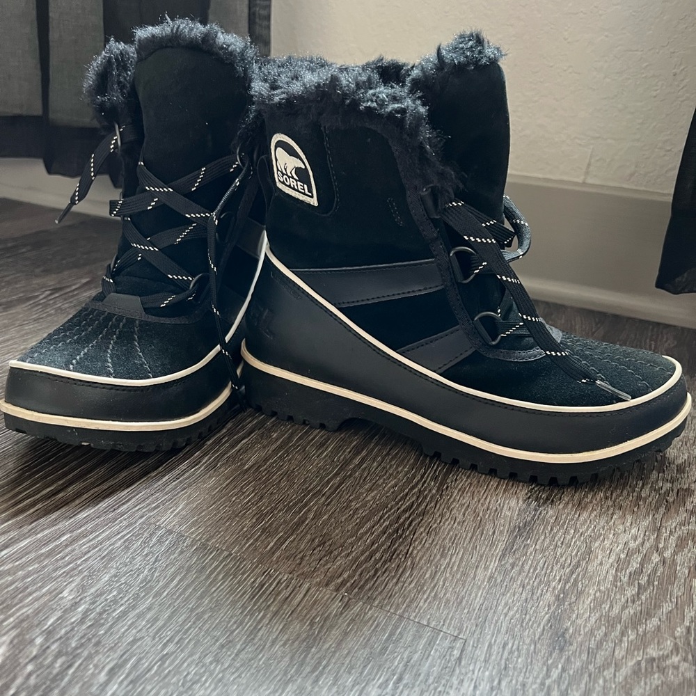 Sorel Tivoli II Black Boots